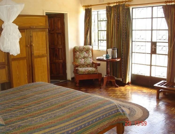 The Stone Guest House Ливингстон Экстерьер фото